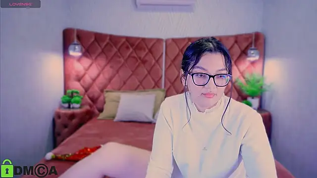 Snapshot of ZarifaBev chatting on 12-29-24, 08:00 ZarifaBev online show from 12-29-24, 08:00