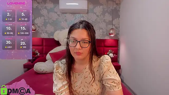 Snapshot of ZarifaBev chatting on 01-15-25, 12:19 ZarifaBev online show from 01-15-25, 12:19