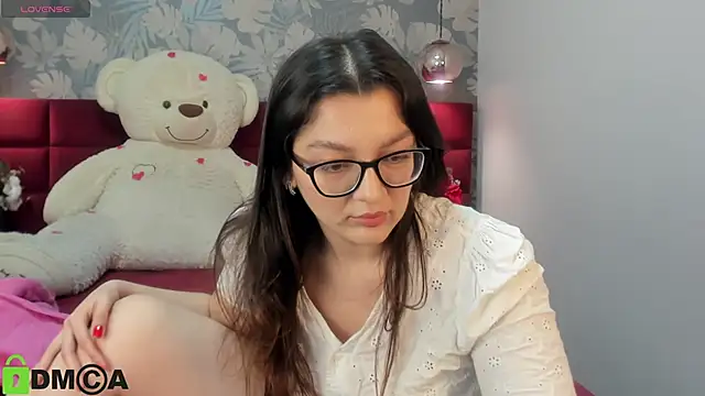 Snapshot of ZarifaBev chatting on 02-13-25, 11:58 ZarifaBev online show from 02-13-25, 11:58