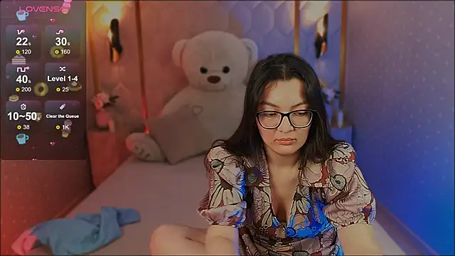 Snapshot of ZarifaBev chatting on 02-15-25, 06:12 ZarifaBev online show from 02-15-25, 06:12