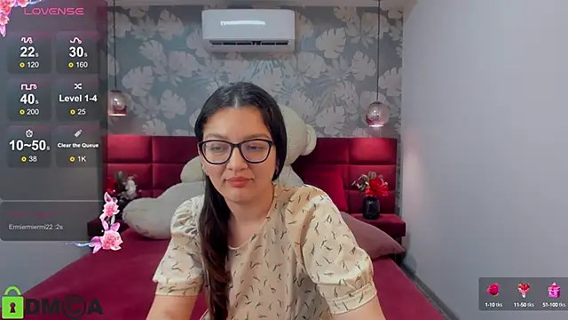 Snapshot of ZarifaBev chatting on 02-22-25, 11:35 ZarifaBev online show from 02-22-25, 11:35