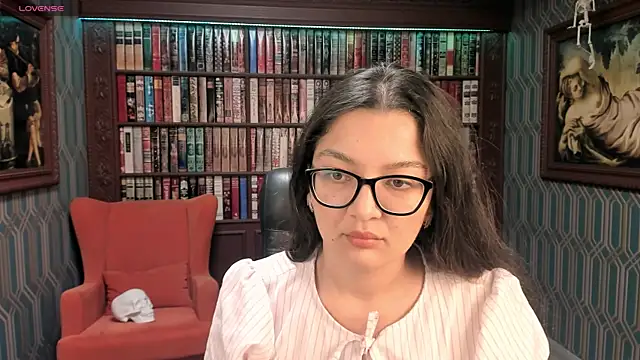 Snapshot of ZarifaBev chatting on 09-12-25, 10:10 ZarifaBev online show from 09-12-25, 10:10