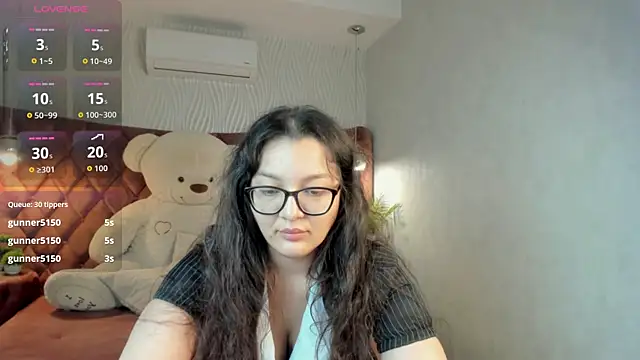 Snapshot of ZarifaBev chatting on 12-01-25, 03:33 ZarifaBev online show from 12-01-25, 03:33