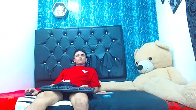 Snapshot of exotic_hot_couple chatting on 01-31-25, 01:22 exotic hot couple online show from 01-31-25, 01:22