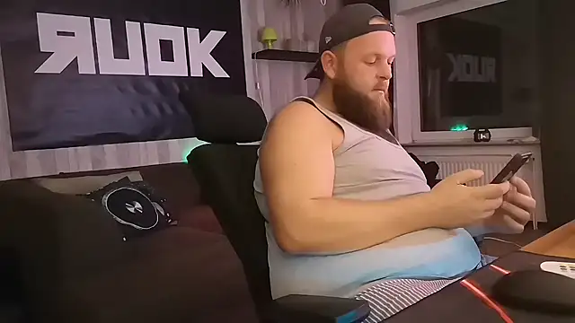 Snapshot of TinyDickBear chatting on 09-10-25, 07:14 TinyDickBear online show from 09-10-25, 07:14