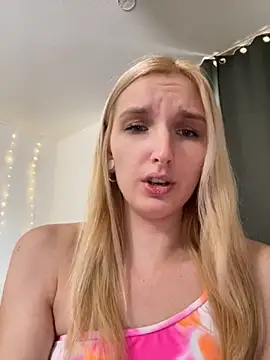 Snapshot of AnnyBelleX chatting on 10-24-25, 12:56 AnnyBelleX online show from 10-24-25, 12:56