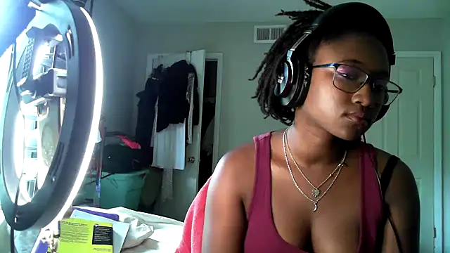 Snapshot of cum2mary_ chatting on 07-30-26, 04:28 cum2mary online show from 07-30-26, 04:28