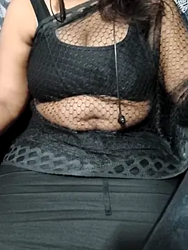 Snapshot of Tamilsathya2024 chatting on 12-17-25, 03:45 Tamilsathya2024 online show from 12-17-25, 03:45