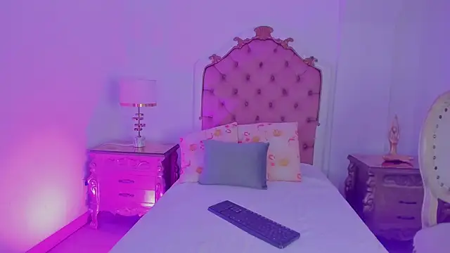 rebeca watsson online show from 11-21-25, 11:42