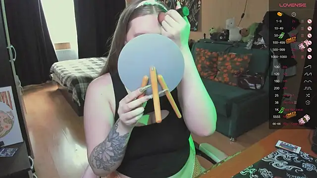 Alice Dreamgirl  online show from 04-23-26, 11:42