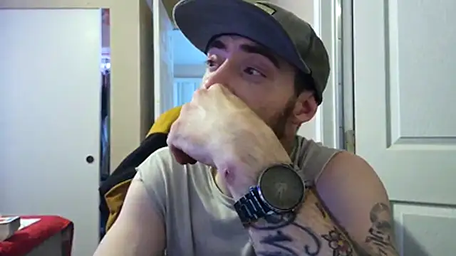 Huntzg23 online show from 04-17-26, 04:37