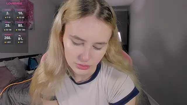 Snapshot of Molly_Toads chatting on 01-21-25, 06:12 Molly Toads online show from 01-21-25, 06:12