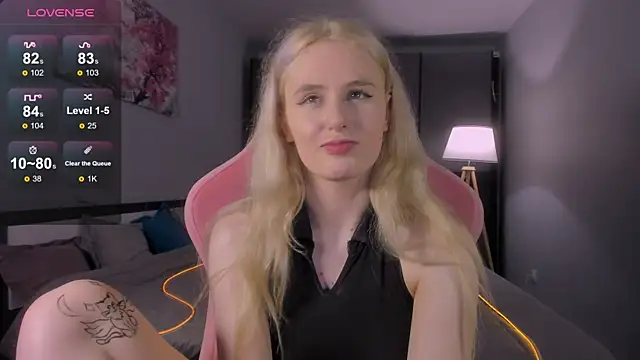 Snapshot of Molly_Toads chatting on 01-28-25, 07:10 Molly Toads online show from 01-28-25, 07:10