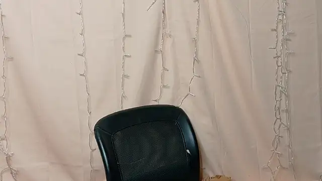 leenieb88 online show from 02-09-25, 01:11