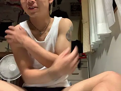 Snapshot of kuma0908 chatting on 09-11-25, 12:38 kuma0908 online show from 09-11-25, 12:38