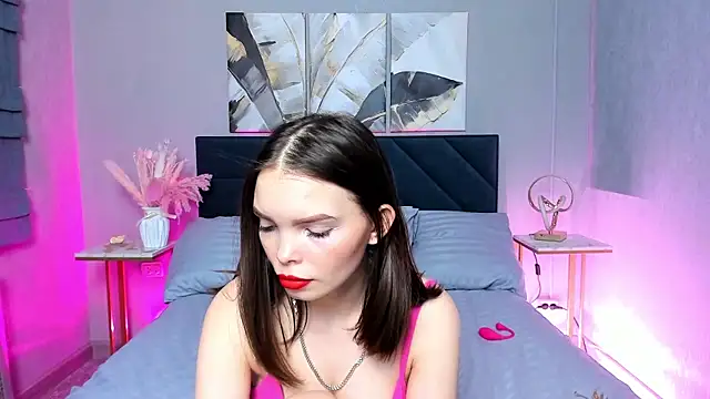 Curvy Dynamite  online show from 02-19-25, 04:44