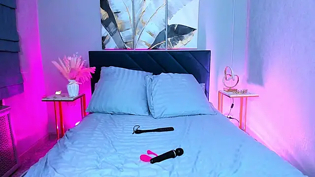 Curvy Dynamite  online show from 03-01-25, 01:11