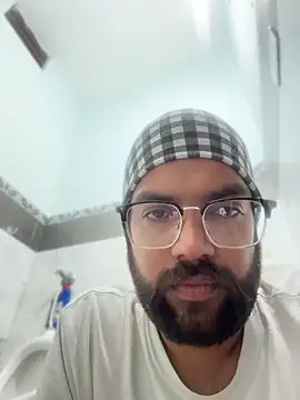 Arsh Loves Luv online show from 04-21-26, 01:50