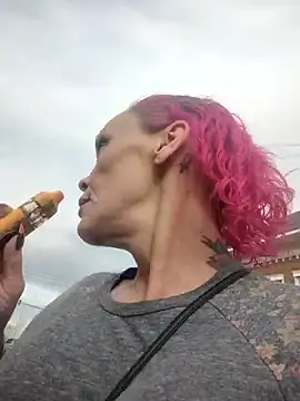 MommyMisfit online show from 04-14-26, 01:17