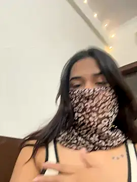 Snapshot of Kirti_Mittal chatting on 11-14-25, 06:06 Kirti Mittal online show from 11-14-25, 06:06