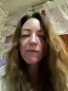 Snapshot of KattyLuuu chatting on 12-27-24, 02:04 KattyLuuu online show from 12-27-24, 02:04