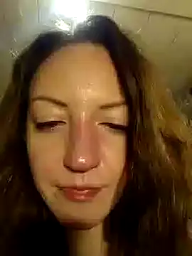 Snapshot of KattyLuuu chatting on 12-27-24, 05:09 KattyLuuu online show from 12-27-24, 05:09