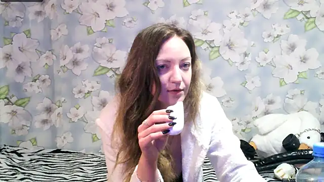 Snapshot of KattyLuuu chatting on 02-09-25, 03:43 KattyLuuu online show from 02-09-25, 03:43