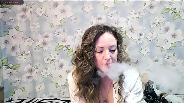 Snapshot of KattyLuuu chatting on 02-23-25, 03:24 KattyLuuu online show from 02-23-25, 03:24