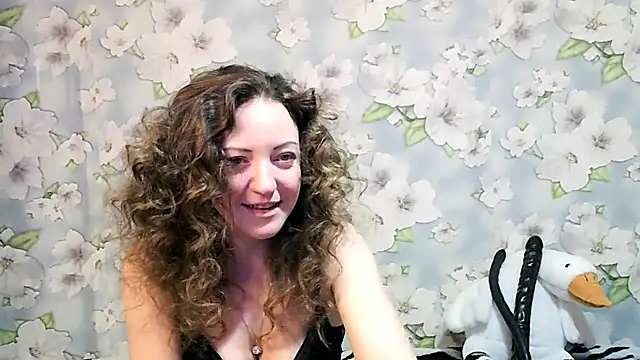 Snapshot of KattyLuuu chatting on 03-19-25, 08:43 KattyLuuu online show from 03-19-25, 08:43