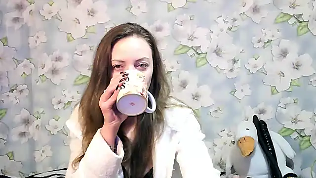 Snapshot of KattyLuuu chatting on 03-22-25, 08:59 KattyLuuu online show from 03-22-25, 08:59