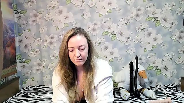 Snapshot of KattyLuuu chatting on 09-19-25, 08:53 KattyLuuu online show from 09-19-25, 08:53