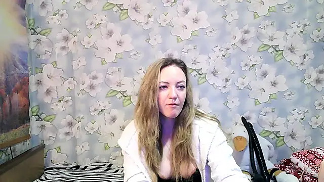 Snapshot of KattyLuuu chatting on 10-19-25, 08:59 KattyLuuu online show from 10-19-25, 08:59