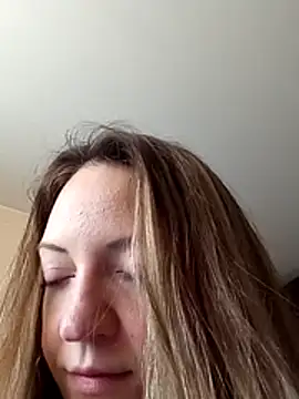 Snapshot of KattyLuuu chatting on 02-05-26, 10:42 KattyLuuu online show from 02-05-26, 10:42