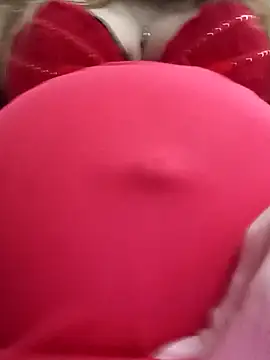 Snapshot of KattyLuuu chatting on 02-14-26, 08:27 KattyLuuu online show from 02-14-26, 08:27