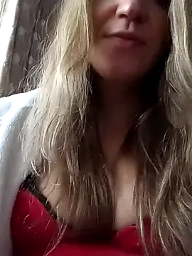 Snapshot of KattyLuuu chatting on 02-15-26, 12:58 KattyLuuu online show from 02-15-26, 12:58