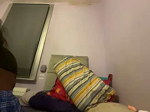 Snapshot of LavenderBuxton chatting on 01-07-25, 08:21 LavenderBuxton online show from 01-07-25, 08:21