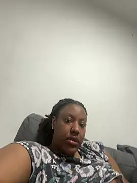 Snapshot of LavenderBuxton chatting on 03-03-25, 10:52 LavenderBuxton online show from 03-03-25, 10:52