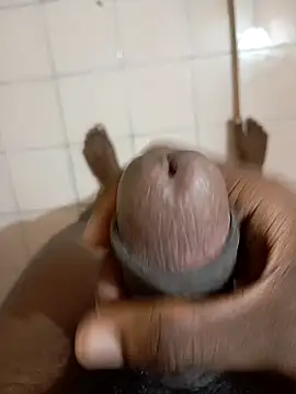 Snapshot of tharu111111 chatting on 02-04-25, 11:16 tharu111111 online show from 02-04-25, 11:16