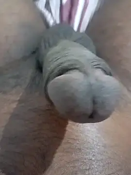 Snapshot of tharu111111 chatting on 12-14-25, 05:51 tharu111111 online show from 12-14-25, 05:51