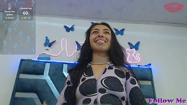 Roxan Fox- online show from 11-11-25, 03:39