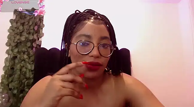 Snapshot of AmyBriiggs chatting on 02-01-25, 10:37 AmyBriiggs online show from 02-01-25, 10:37