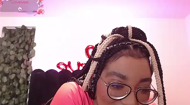 Snapshot of AmyBriiggs chatting on 03-09-25, 05:00 AmyBriiggs online show from 03-09-25, 05:00