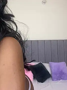 Snapshot of Zizi-campbel chatting on 01-23-25, 02:50 Zizi-campbel online show from 01-23-25, 02:50