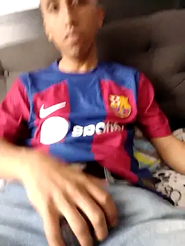 Snapshot of Alex-col chatting on 12-20-24, 08:45 Alex-col online show from 12-20-24, 08:45