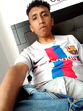 Snapshot of Alex-col chatting on 12-27-24, 09:00 Alex-col online show from 12-27-24, 09:00