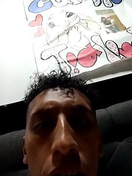 Snapshot of Alex-col chatting on 12-28-24, 12:04 Alex-col online show from 12-28-24, 12:04