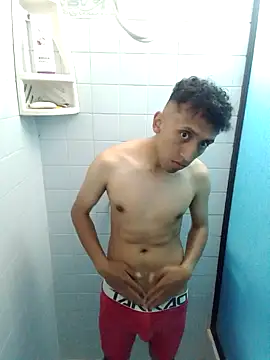 Snapshot of Alex-col chatting on 12-30-24, 11:17 Alex-col online show from 12-30-24, 11:17