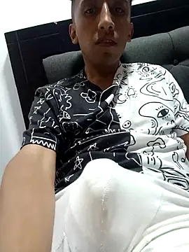 Snapshot of Alex-col chatting on 01-10-25, 02:25 Alex-col online show from 01-10-25, 02:25