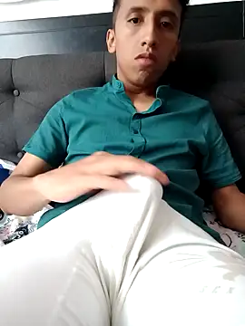 Snapshot of Alex-col chatting on 01-29-25, 10:22 Alex-col online show from 01-29-25, 10:22