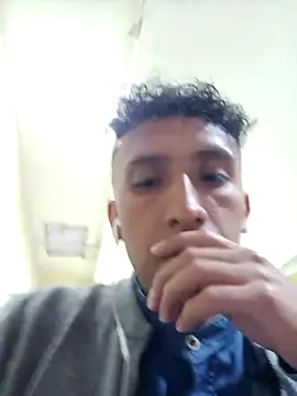 Snapshot of Alex-col chatting on 03-10-25, 11:06 Alex-col online show from 03-10-25, 11:06